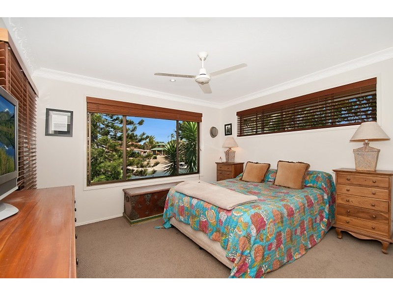 12 Rudder Court, Mermaid Waters QLD 4218