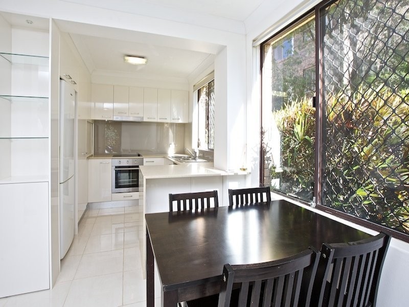 1/22 Genoa Street, Surfers Paradise QLD 4217