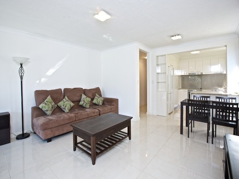 1/22 Genoa Street, Surfers Paradise QLD 4217