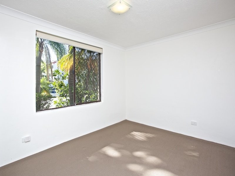 1/22 Genoa Street, Surfers Paradise QLD 4217