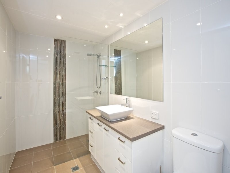 1/22 Genoa Street, Surfers Paradise QLD 4217