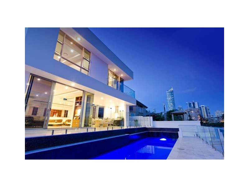 46 Amalfi Drive, Isle Of Capri QLD 4217