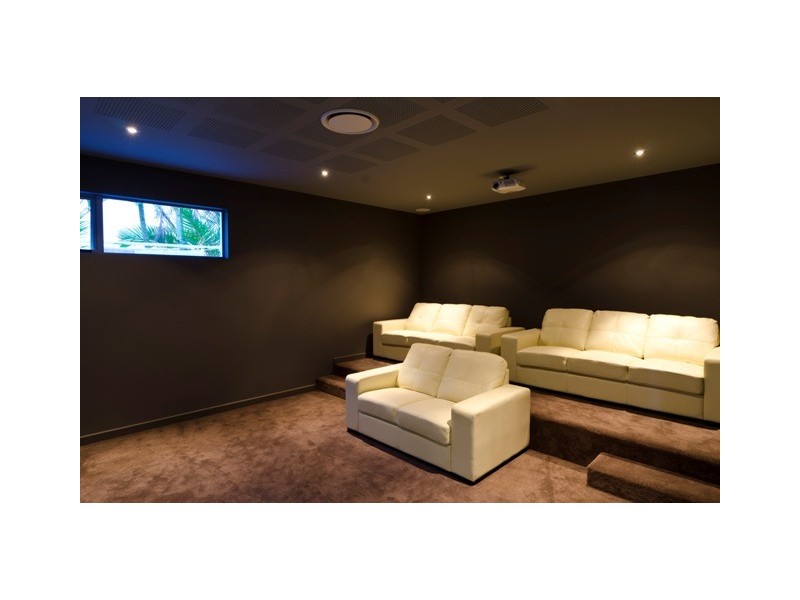 46 Amalfi Drive, Isle Of Capri QLD 4217