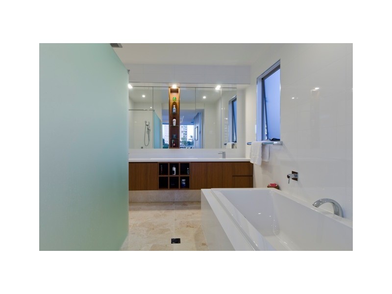 46 Amalfi Drive, Isle Of Capri QLD 4217