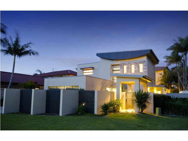 5 Rowes Court, Sorrento QLD 4217