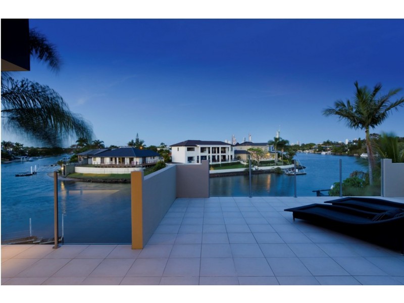5 Rowes Court, Sorrento QLD 4217