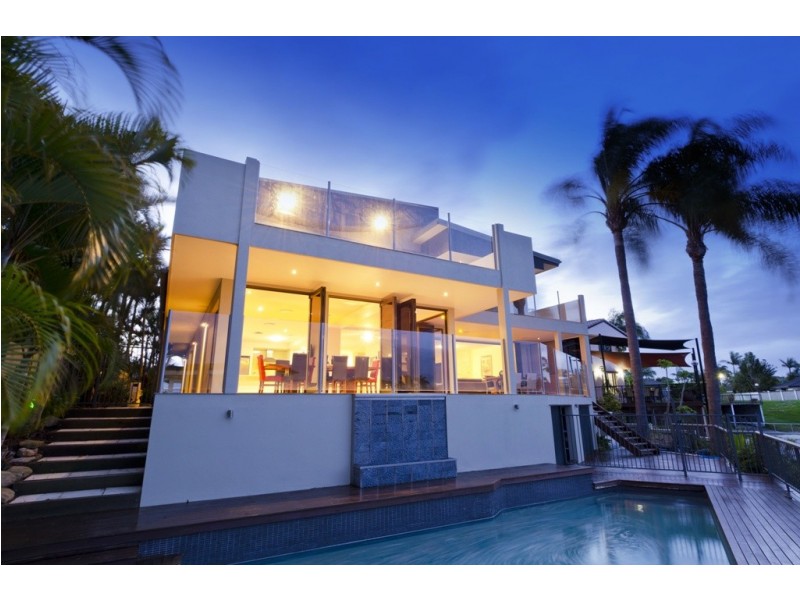 5 Rowes Court, Sorrento QLD 4217