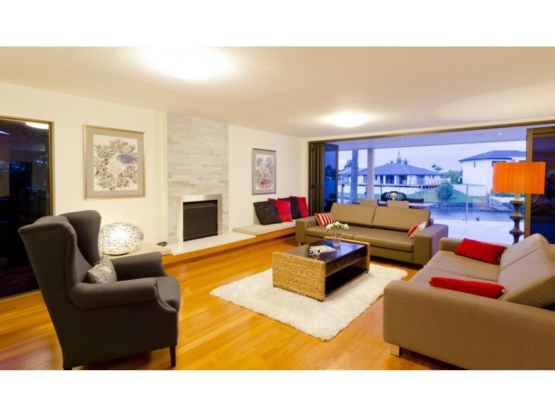 5 Rowes Court, Sorrento QLD 4217