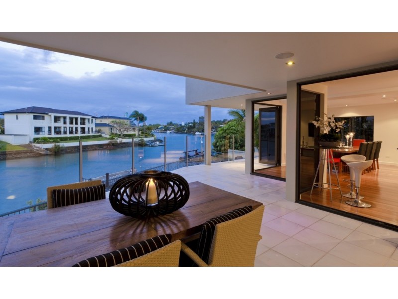 5 Rowes Court, Sorrento QLD 4217