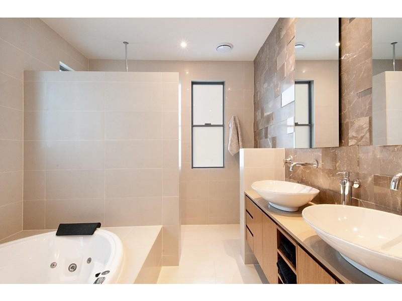 31 Samuel Drive, Tallebudgera QLD 4228