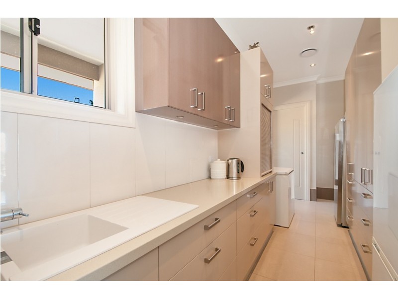 26 Lagoon Park Drive, Maudsland QLD 4210