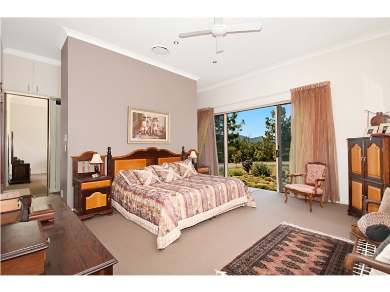 26 Lagoon Park Drive, Maudsland QLD 4210