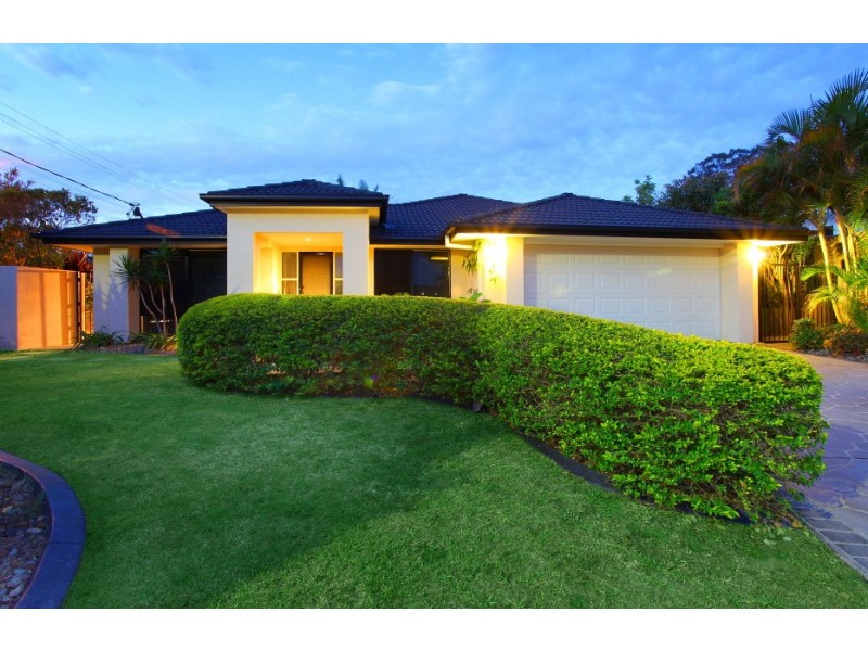 1 Raymond Avenue, Bundall QLD 4217