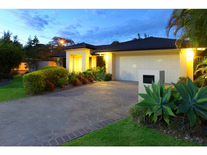 1 Raymond Avenue, Bundall QLD 4217