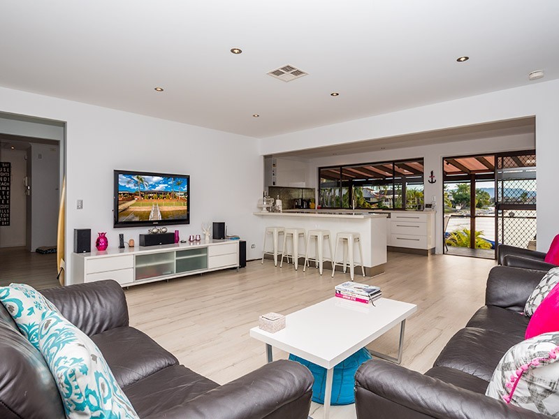 100 Campbell Street, Sorrento QLD 4217