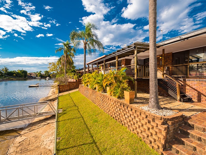 100 Campbell Street, Sorrento QLD 4217