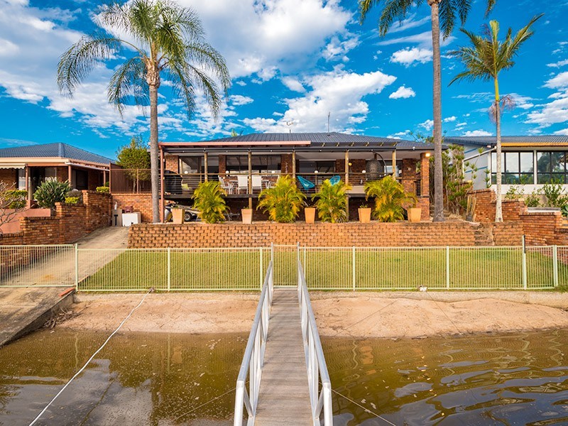 100 Campbell Street, Sorrento QLD 4217