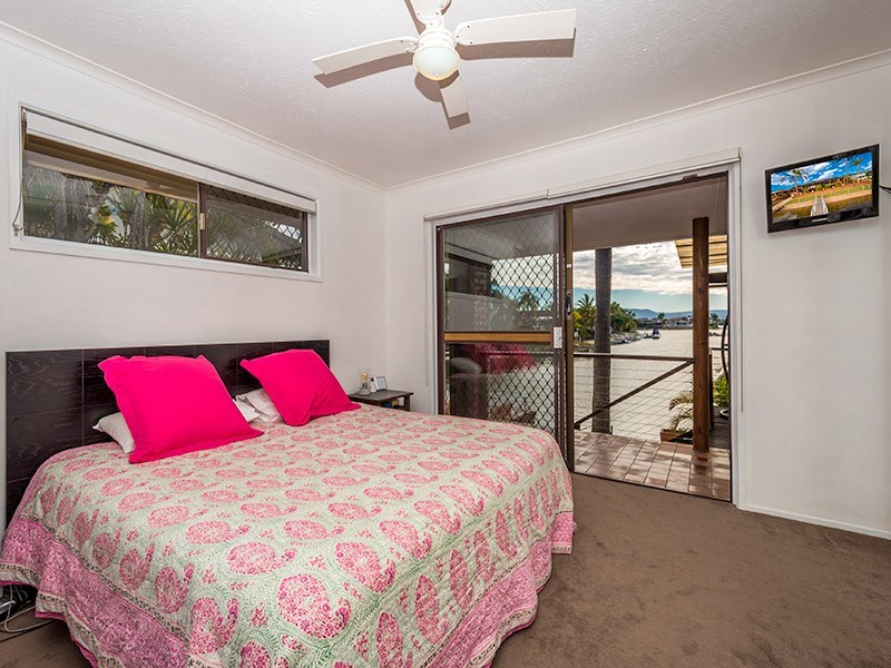 100 Campbell Street, Sorrento QLD 4217