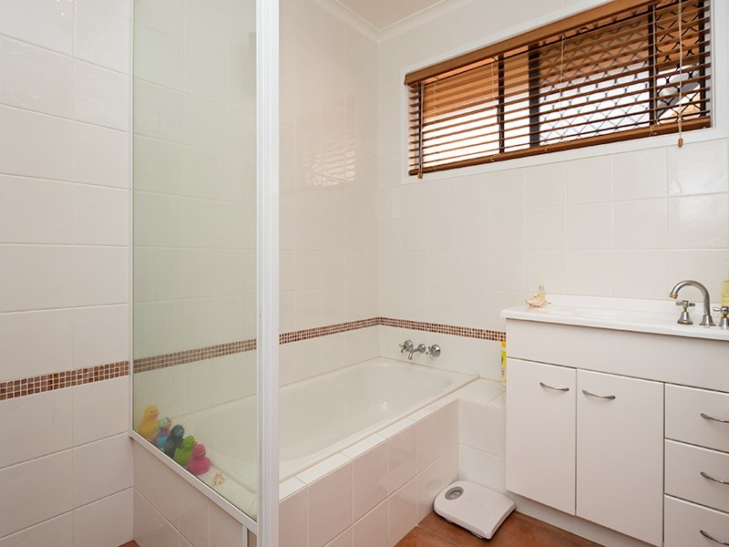 100 Campbell Street, Sorrento QLD 4217