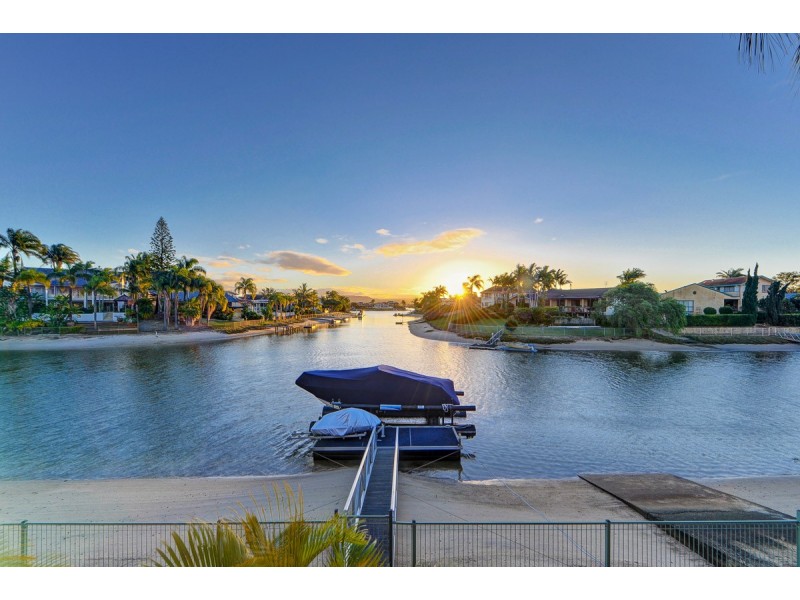100 Campbell Street, Sorrento QLD 4217