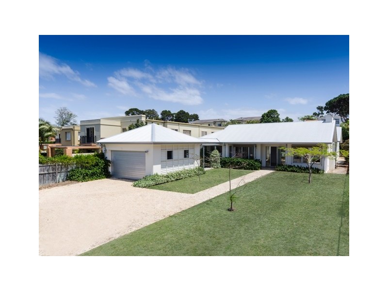 28 Brighton Parade, Southport QLD 4215