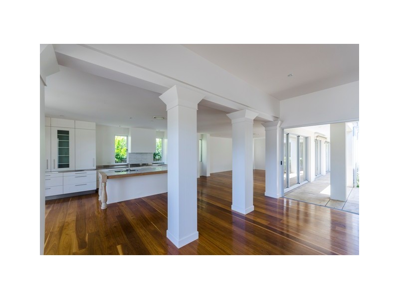 28 Brighton Parade, Southport QLD 4215