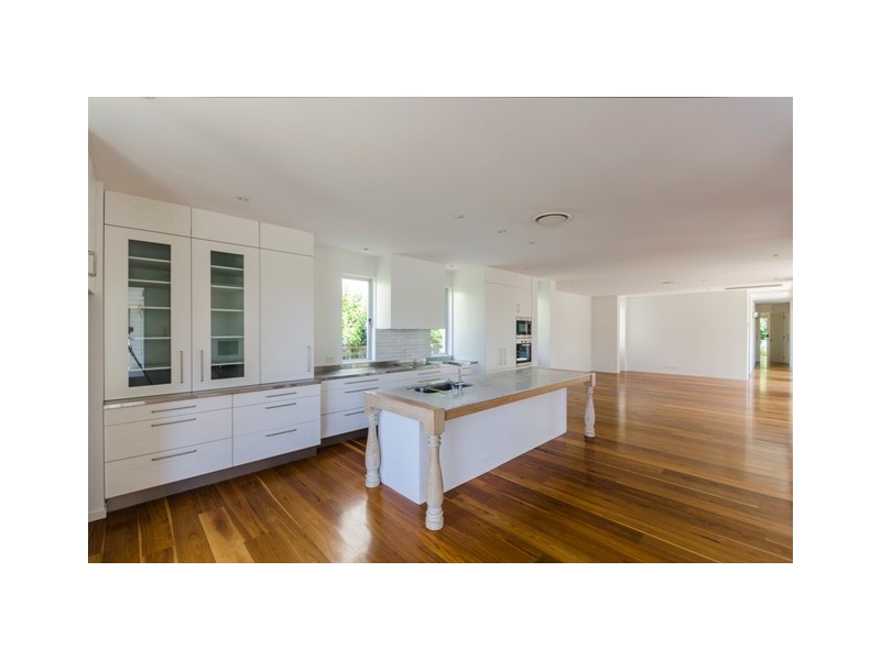 28 Brighton Parade, Southport QLD 4215