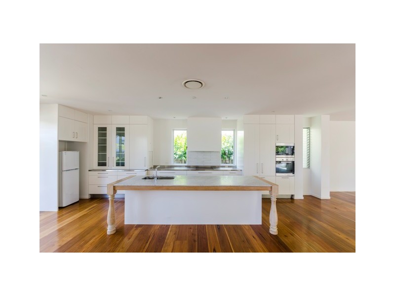 28 Brighton Parade, Southport QLD 4215