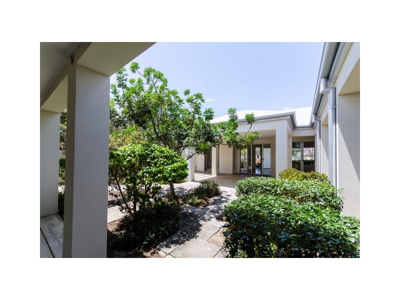 28 Brighton Parade, Southport QLD 4215