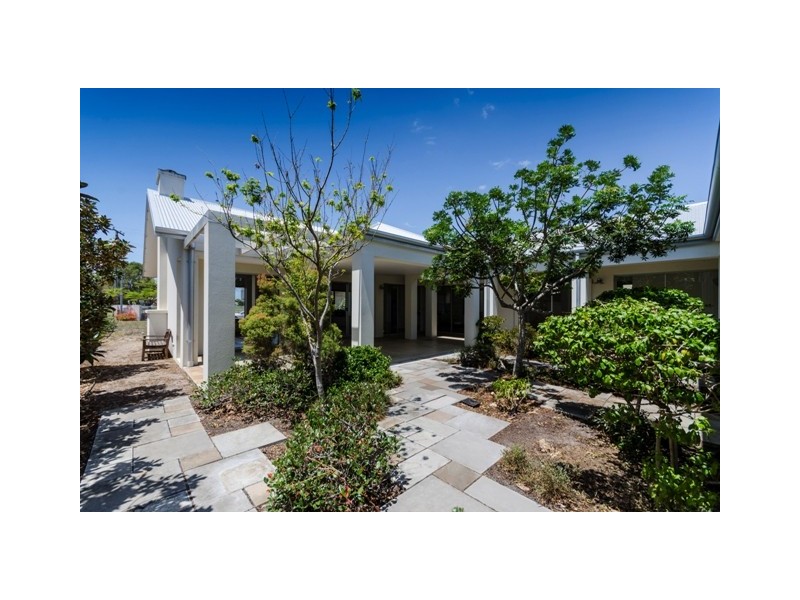 28 Brighton Parade, Southport QLD 4215