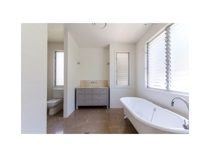 28 Brighton Parade, Southport QLD 4215