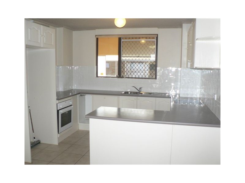 7/72 Marine Pde, Southport QLD 4215