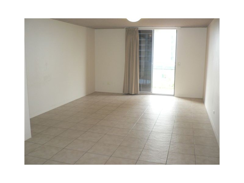 7/72 Marine Pde, Southport QLD 4215