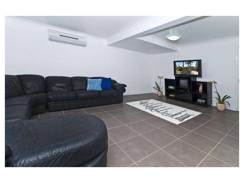 21A Kincaid Drive, Highland Park QLD 4211