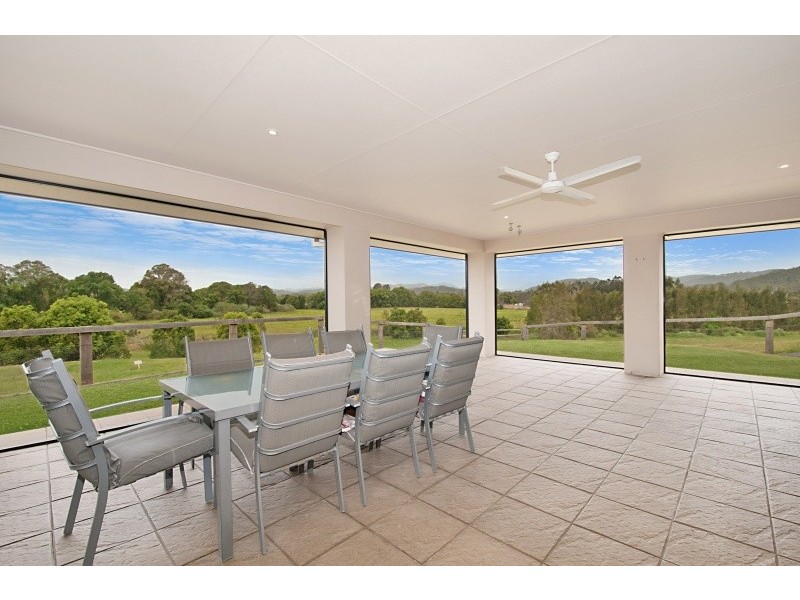 176 Tallebudgera Creek Road, Tallebudgera QLD 4228