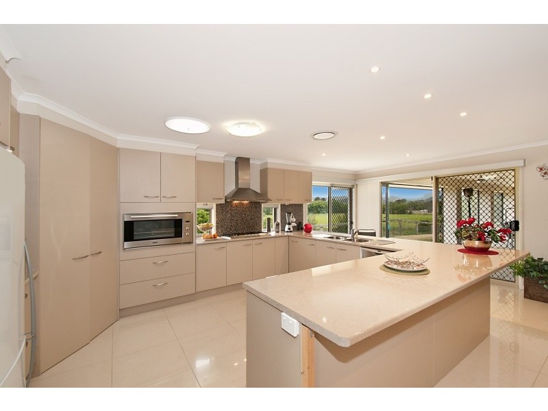 176 Tallebudgera Creek Road, Tallebudgera QLD 4228