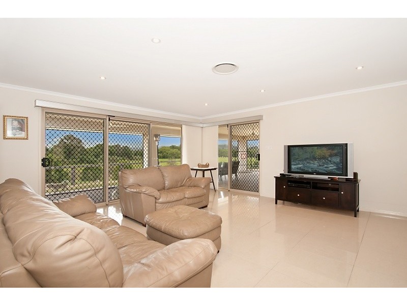 176 Tallebudgera Creek Road, Tallebudgera QLD 4228