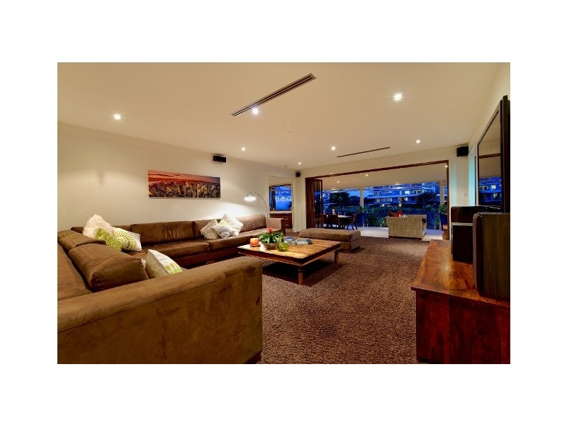 139 Allambi Avenue, Broadbeach Waters QLD 4218