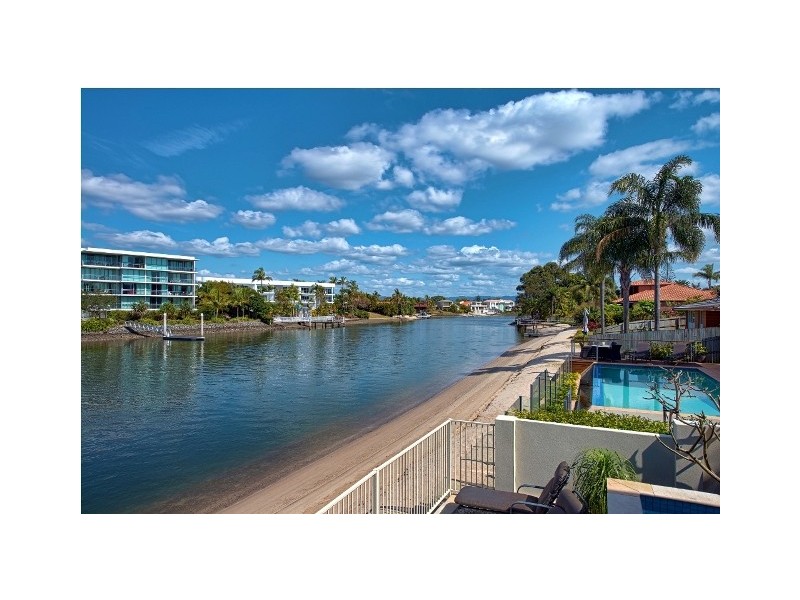 139 Allambi Avenue, Broadbeach Waters QLD 4218