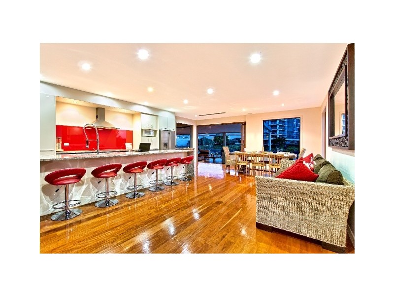 139 Allambi Avenue, Broadbeach Waters QLD 4218