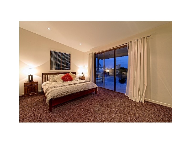 139 Allambi Avenue, Broadbeach Waters QLD 4218
