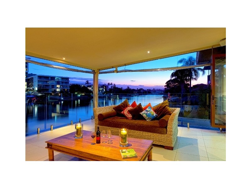 139 Allambi Avenue, Broadbeach Waters QLD 4218