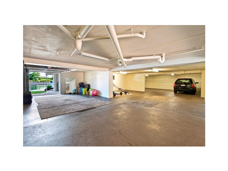139 Allambi Avenue, Broadbeach Waters QLD 4218
