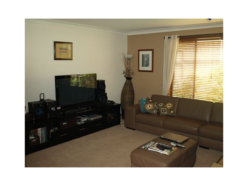 4 Davidson Place, Carrara QLD 4211