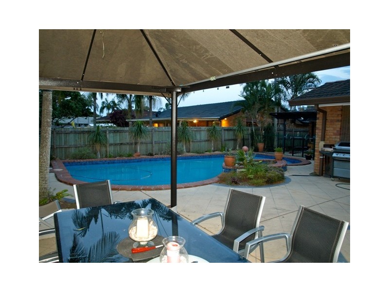 4 Davidson Place, Carrara QLD 4211