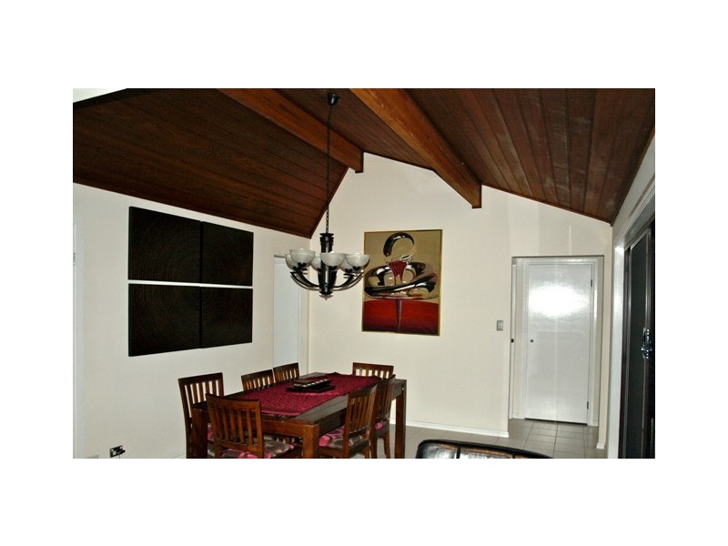 4 Davidson Place, Carrara QLD 4211