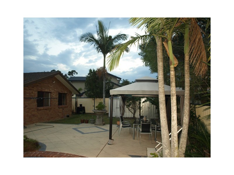 4 Davidson Place, Carrara QLD 4211