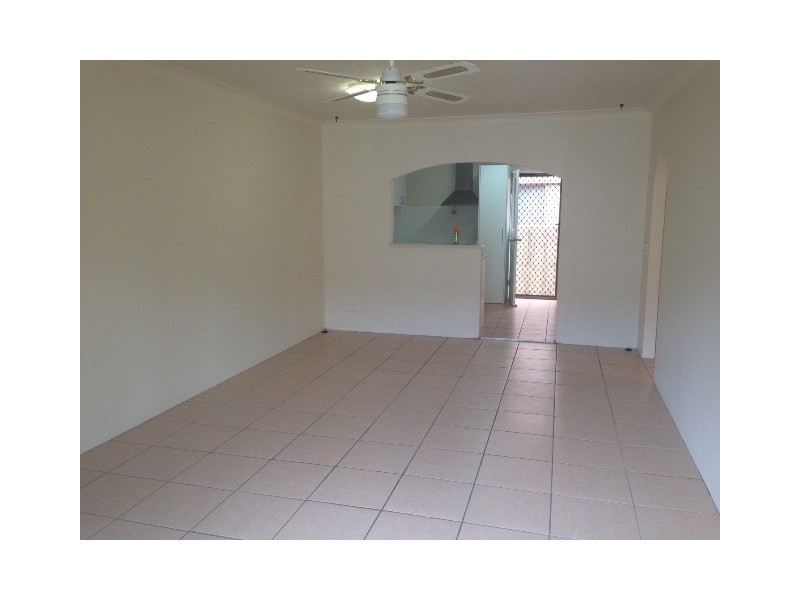 3/9 Christina Court, Mermaid Waters QLD 4218