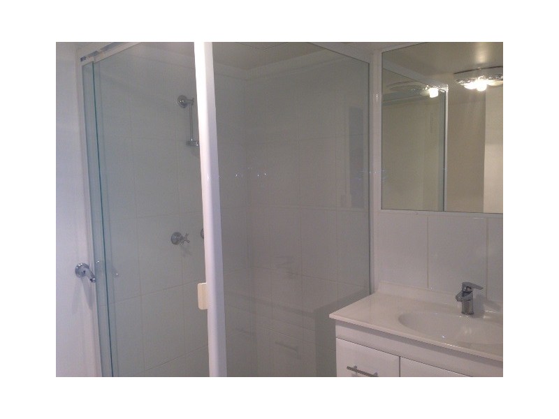 3/9 Christina Court, Mermaid Waters QLD 4218