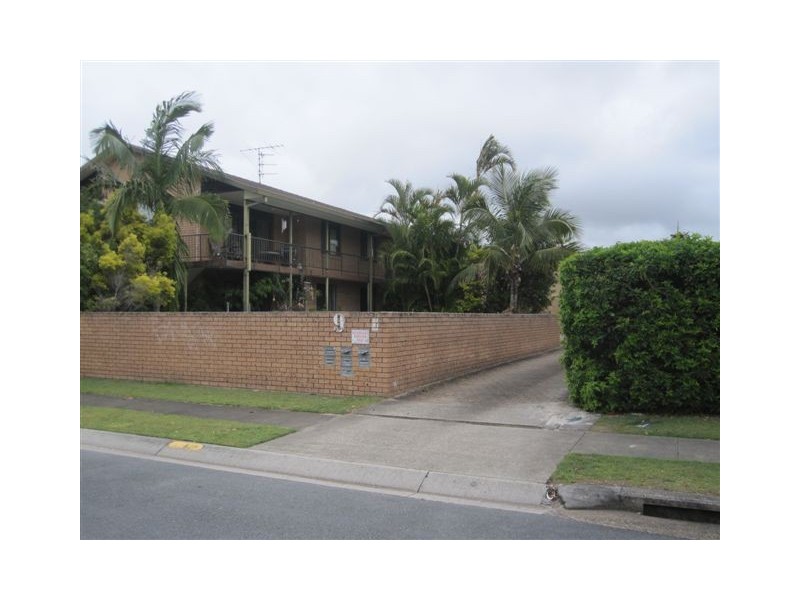 3/9 Christina Court, Mermaid Waters QLD 4218